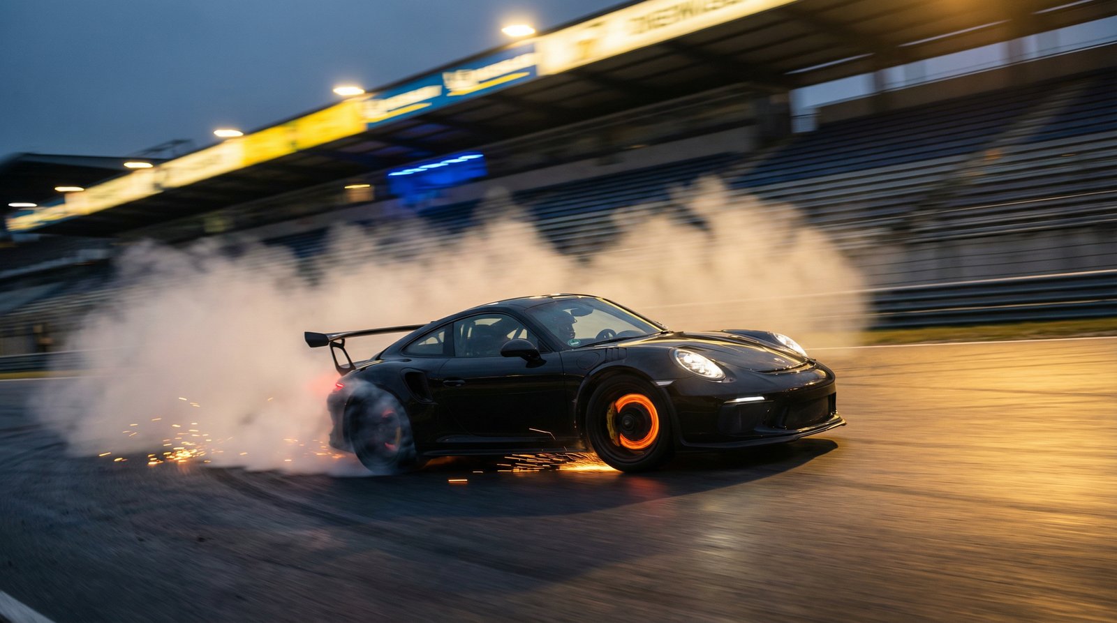 糖心保时捷赛道视频